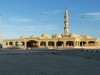 Port Ghalibban nagyon kevés ember él, de ekkora mecsetet építettek. A korház sokkal kisebb volt. Gondolom, majd odamennek, ha betegek lesznek :)